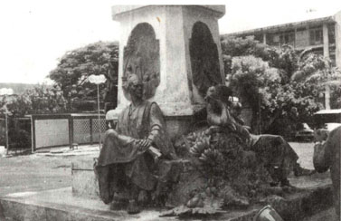 The statue of Karamotto Dama, Guinean religious leader during the Guinean mar against France. MIAO ZAIFANG